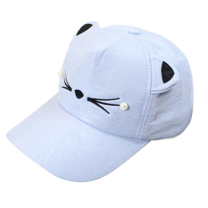 Кот в кепке