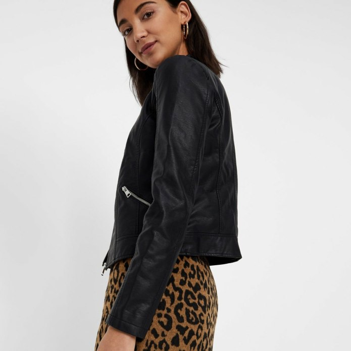 Джинсы Stradivarius mom Fit