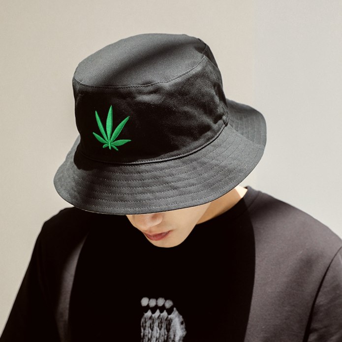 BTS В шляпе