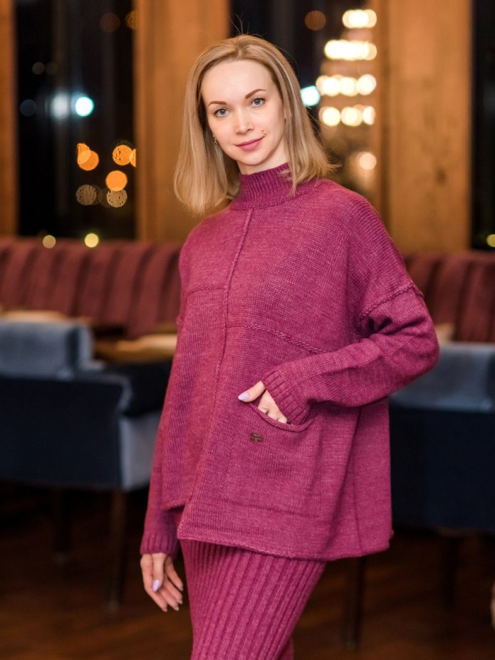 Вязаный костюм женский с брюками