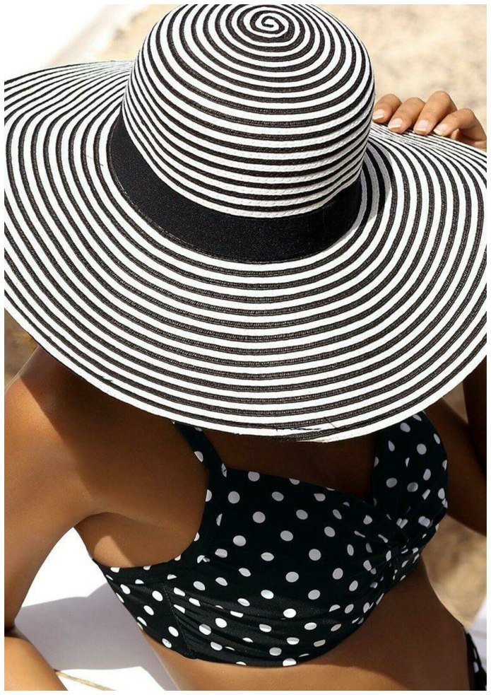 Шляпа черная пляжная