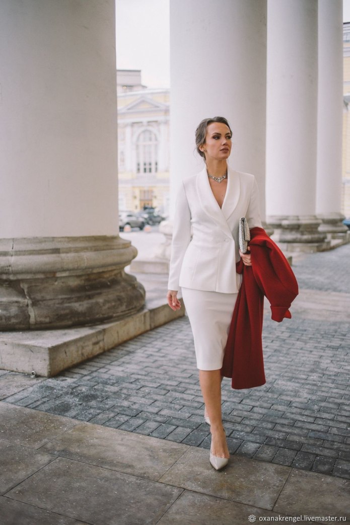 Полина Гагарина в черном