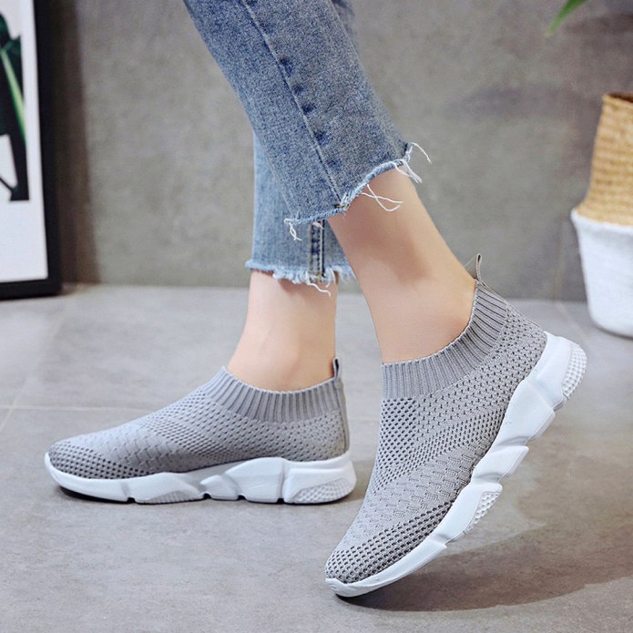 Women Flats Shoes Plus Size 43 Breathable Mesh platform Sneakers women Slip on Soft Ladies Casual Shoes woman Knit Sock Flats