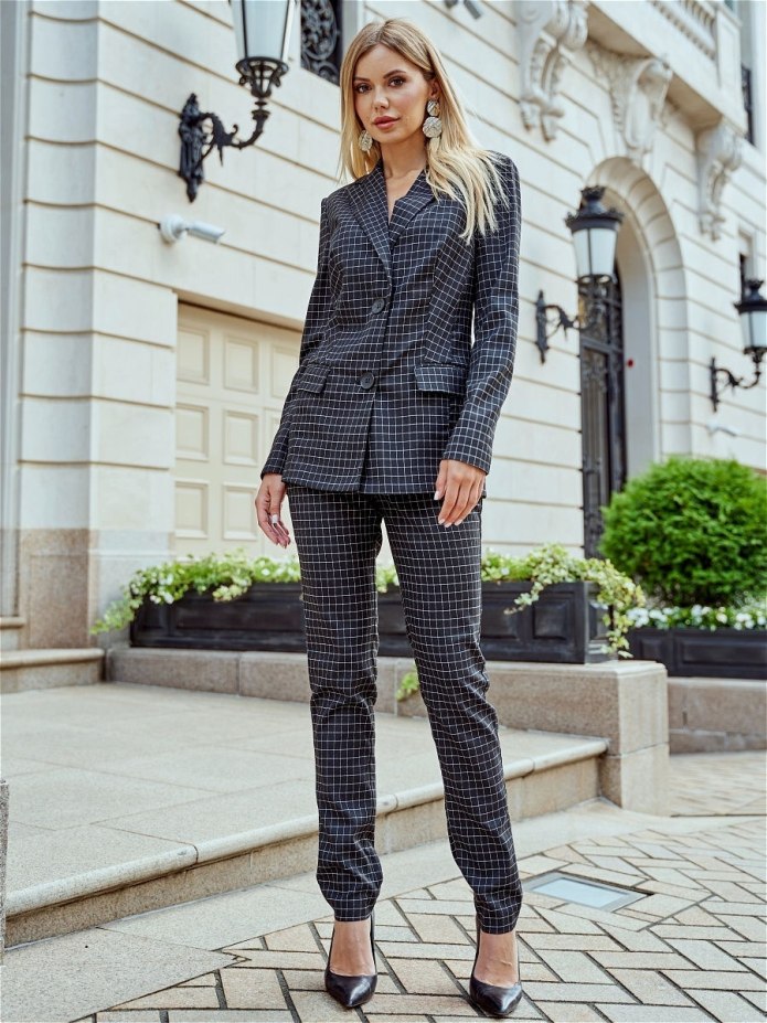 Alena Akhmadullina брючный бежевый костюм