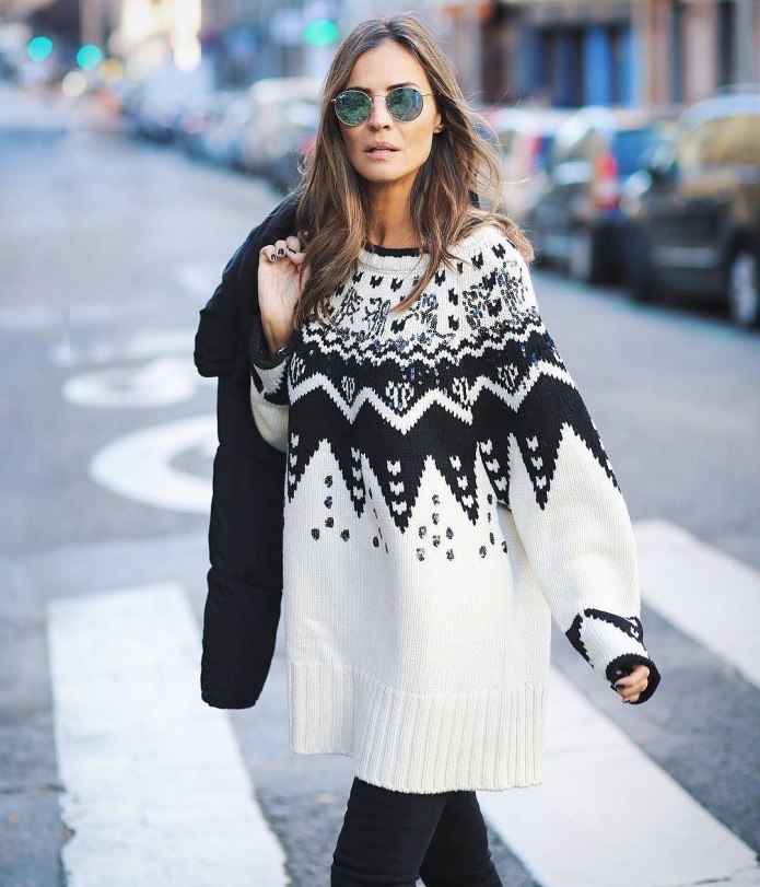 Cable Turtleneck Sweater женская