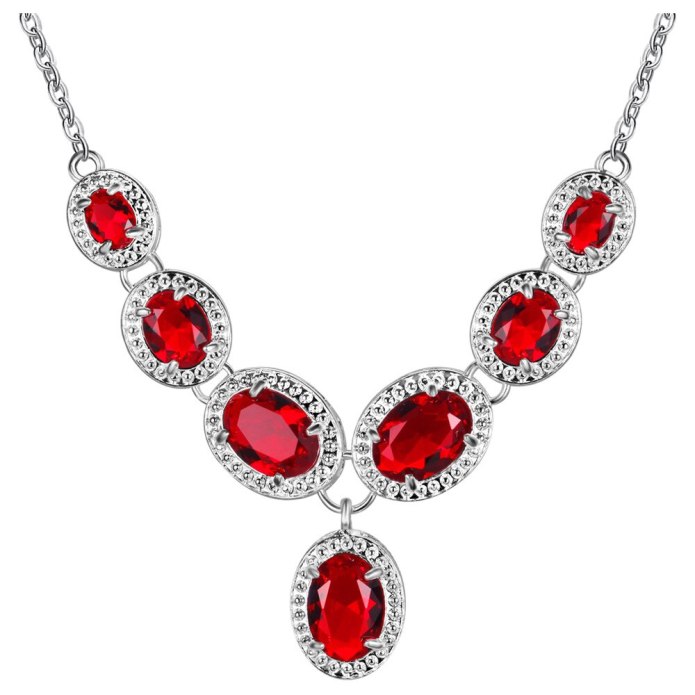 Серьги с красным прямоугольным камнем