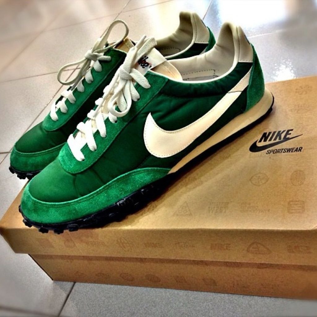 Кроссовки найк ретро. Винтажные кроссовки найк. Vintage 90s Nike кроссовки. Nike Vintage Green. Найк Ваффел.