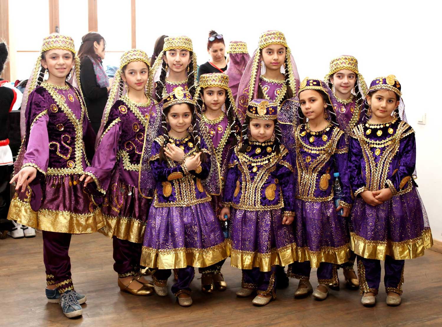 Национальный азербайджанский костюм женский и мужской костюм