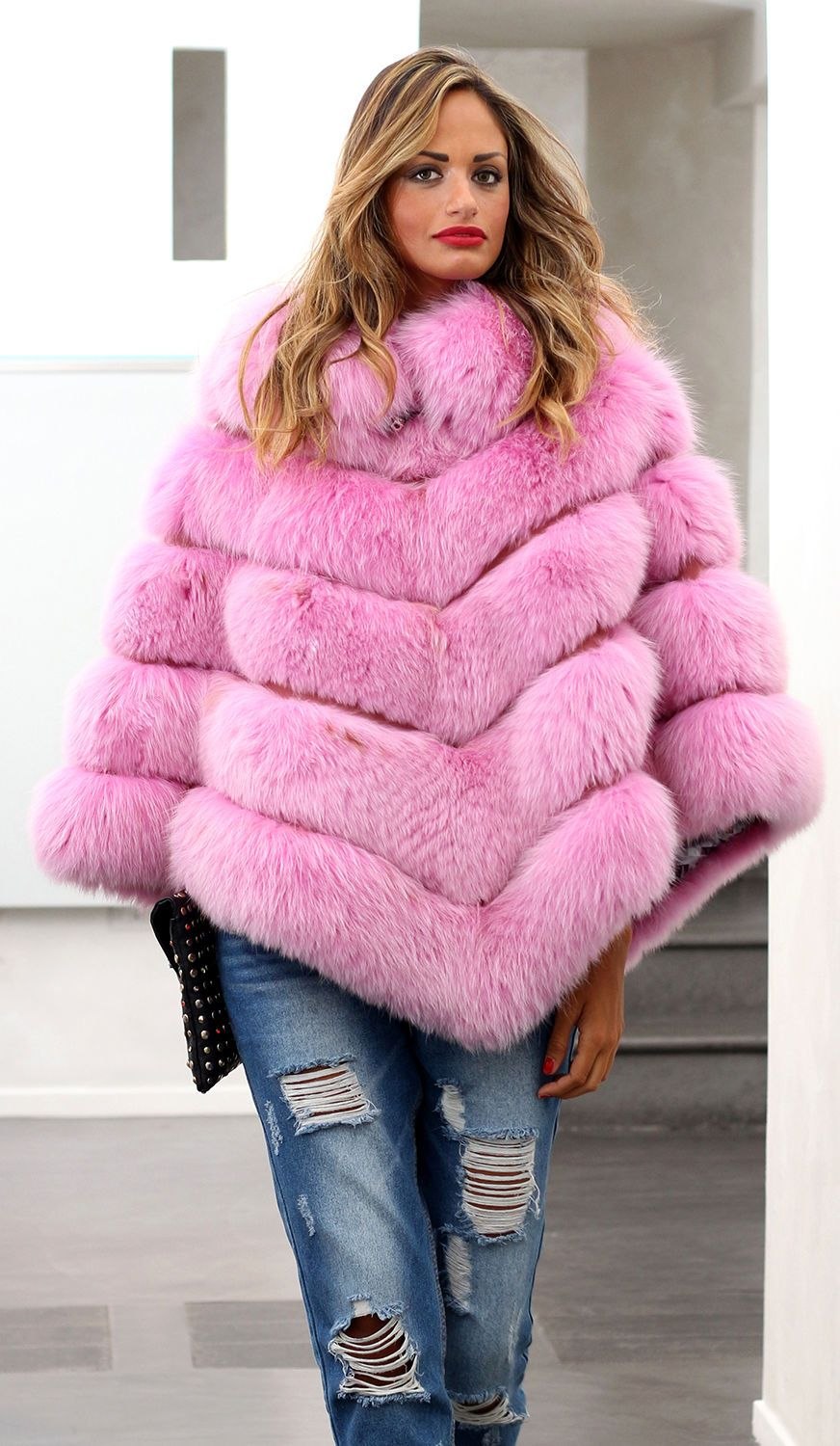 Пушистая шуба. Fur Coat Pink Fox. Розовая шуба. Розовый полушубок. Розовая меховая шубка.