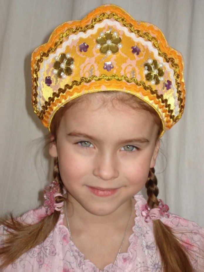 Бурятский кокошник