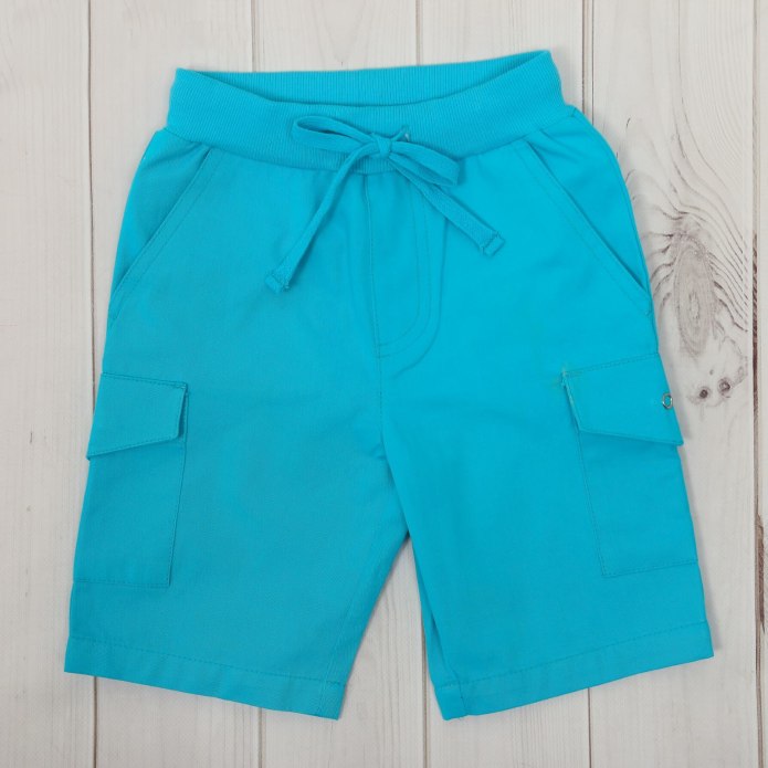 Большой логотип на шортах Quiksilver