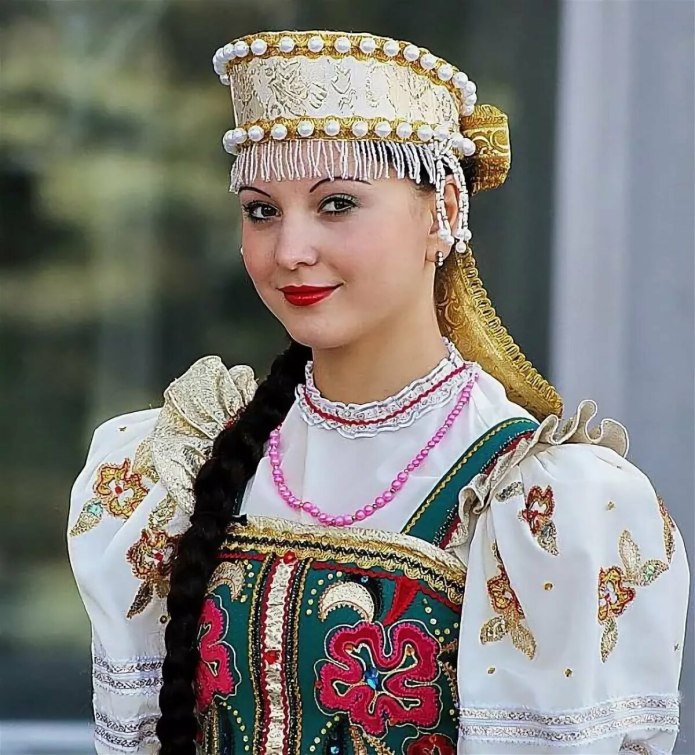 Славянские головные уборы женские