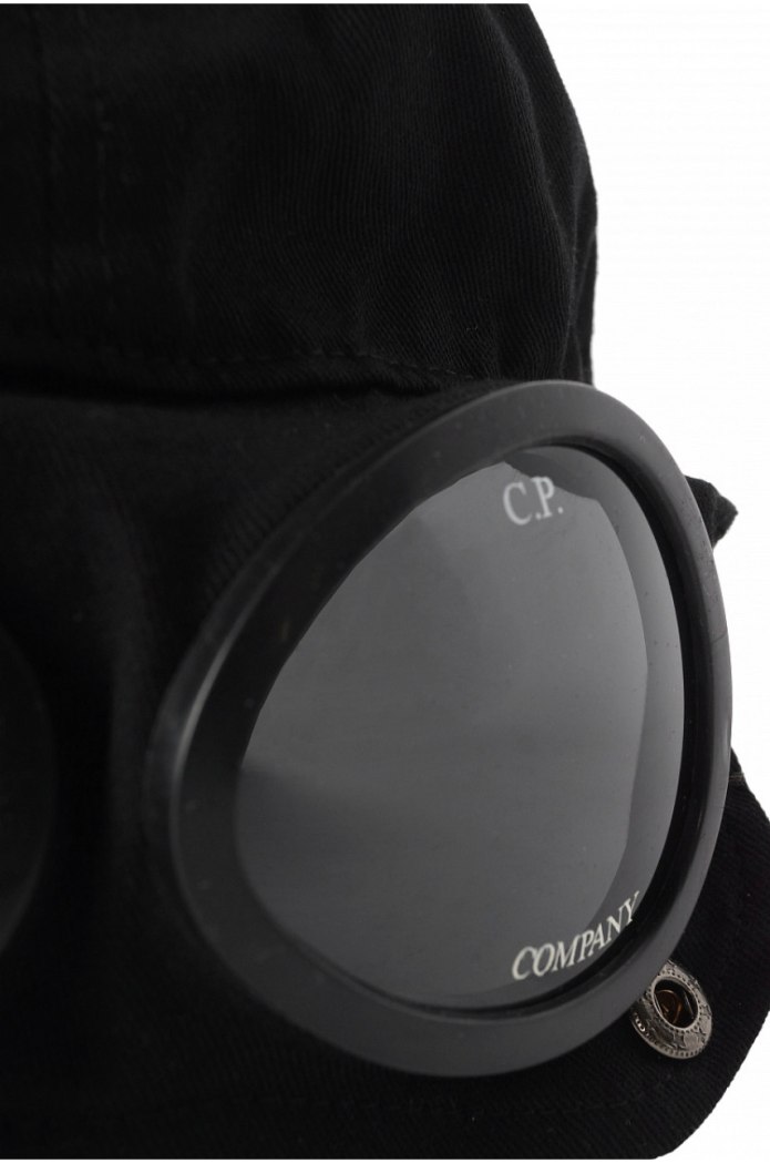 Кепка c.p. Company Goggle cap зеленый