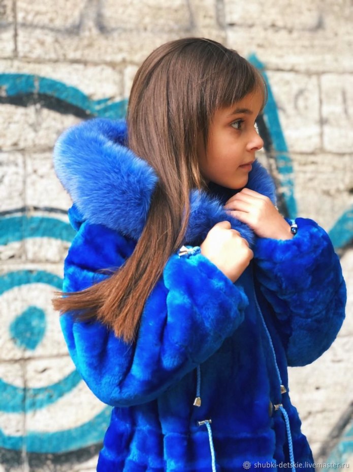 Blumarine bebe голубая шубка 2020