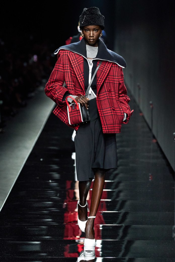 Трикотажное платье Bottega Veneta 2021,