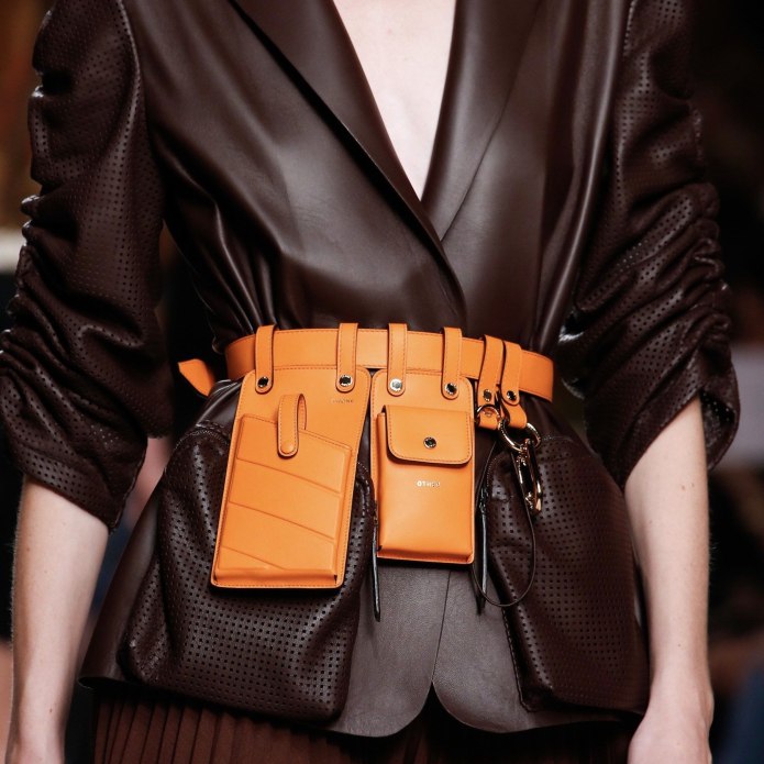 Fendi поясная сумка показ
