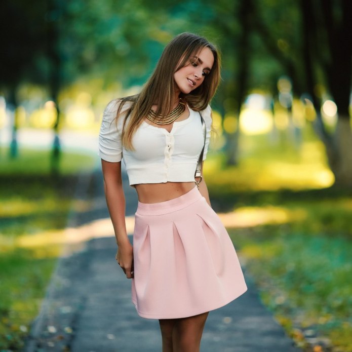 Красивые девушки в миниюбках