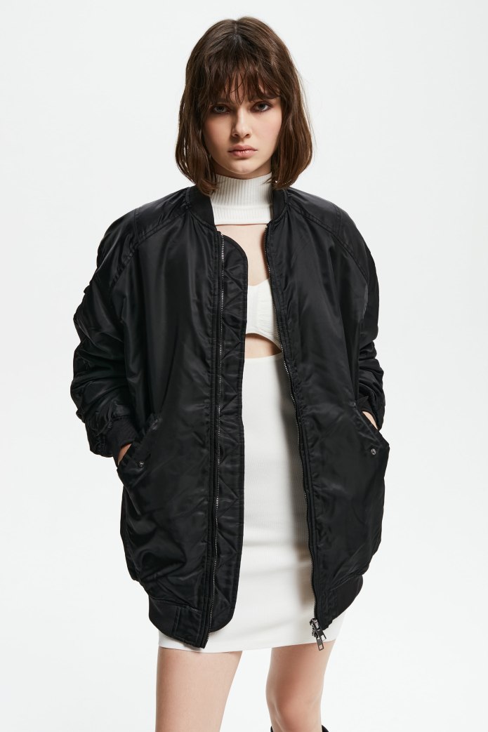 Куртка фирмы boohoo бомбер
