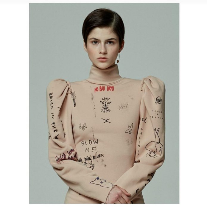 Топ tattoosweaters