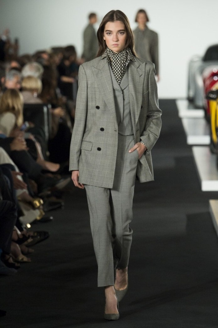 Брючный костюм женский Stella MCCARTNEY