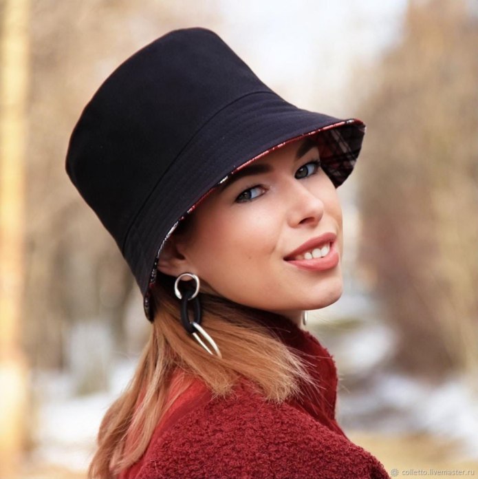 Патрик в шапке
