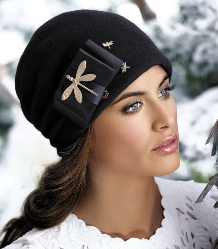 Головные уборы Chanel fw21/22