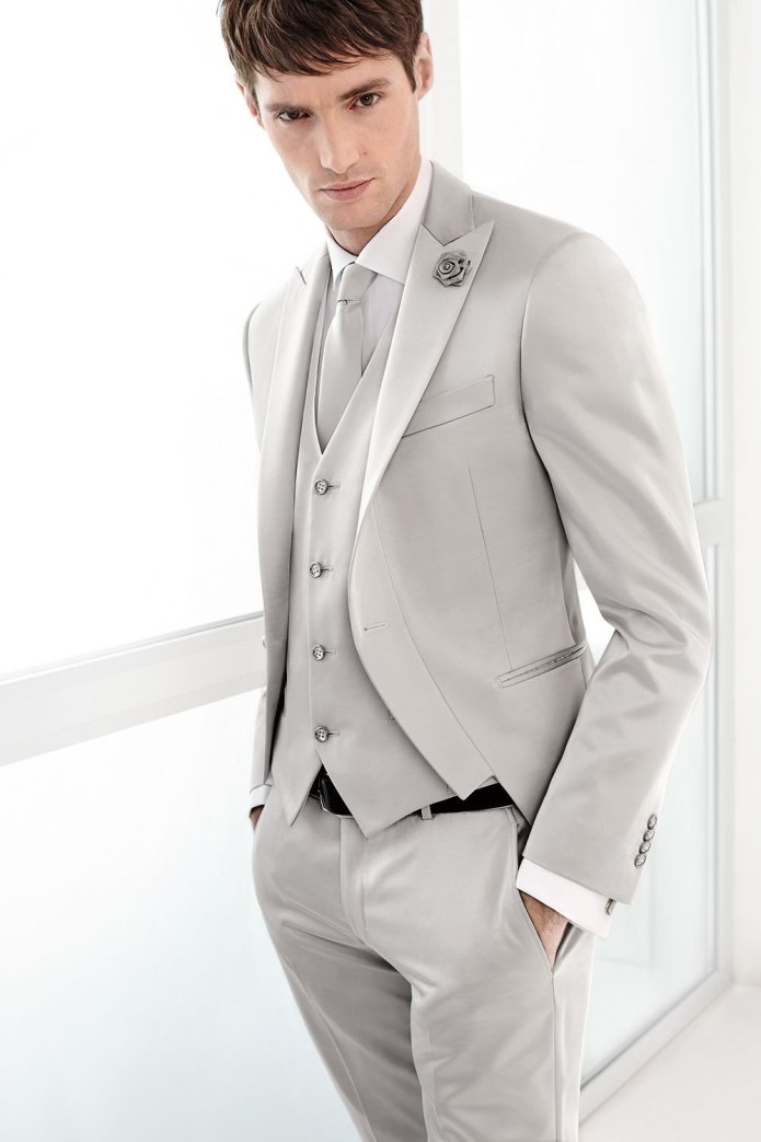 Sharval kostumi