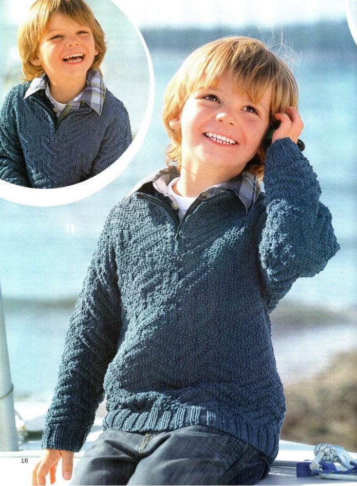 Пуловер для мальчика с собачкой