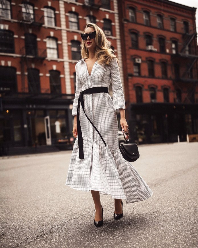 Платье с рукавами буфами streetstyle 2021