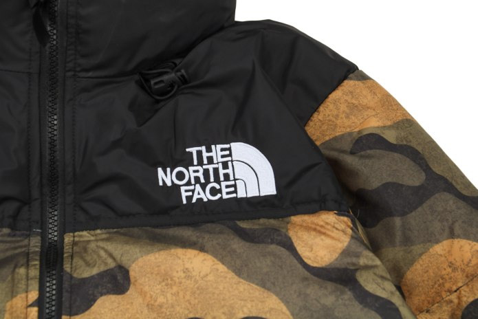 Пуховик the North face Camouflage