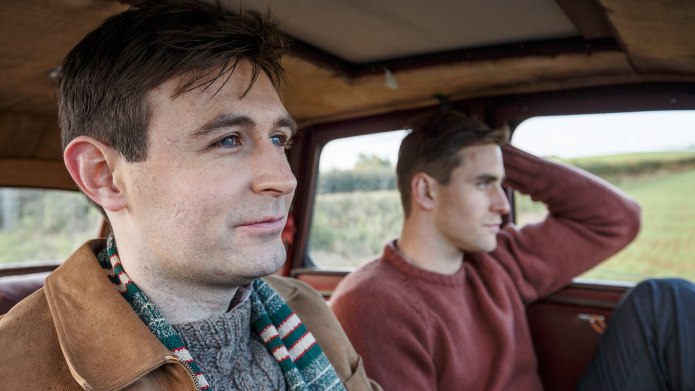 Мужчина в оранжевой рубашке сериал