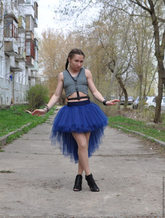 Фатиновая юбка с кедами