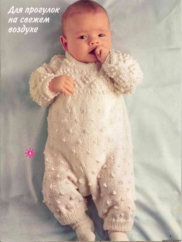 Вязаный комбинезон детский с шишечками