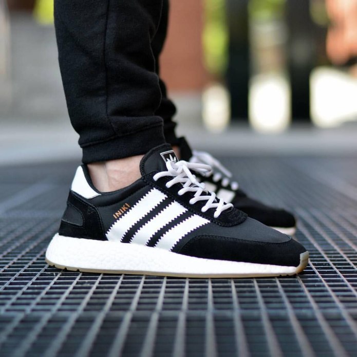 Кроссовки adidas Iniki мужские