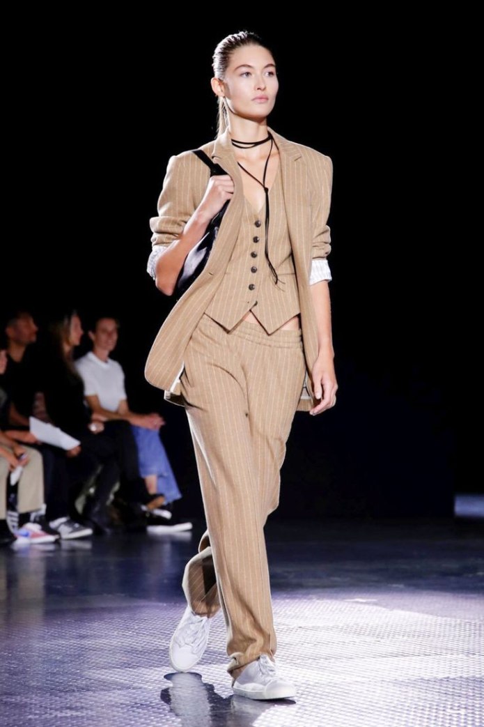 Alexander MCQUEEN зима 2021 2022