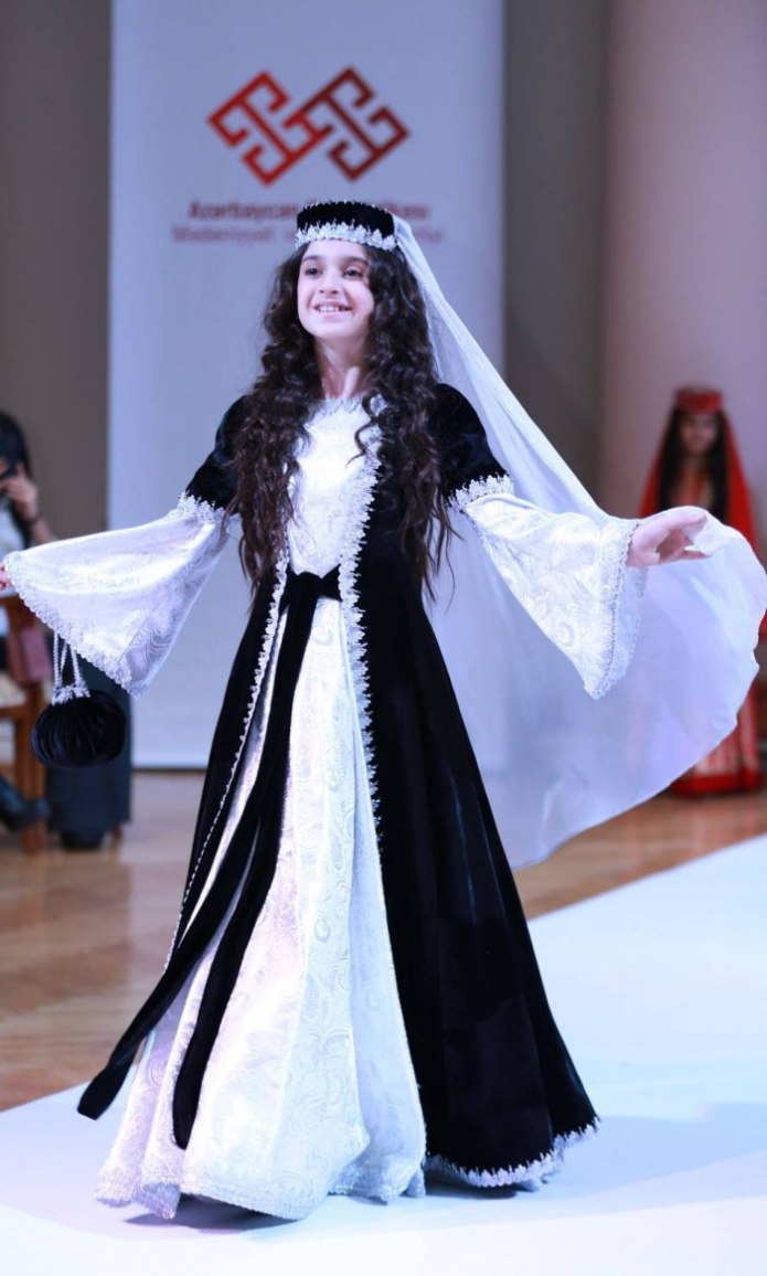 Natsionalnaya odejda Азербайджана