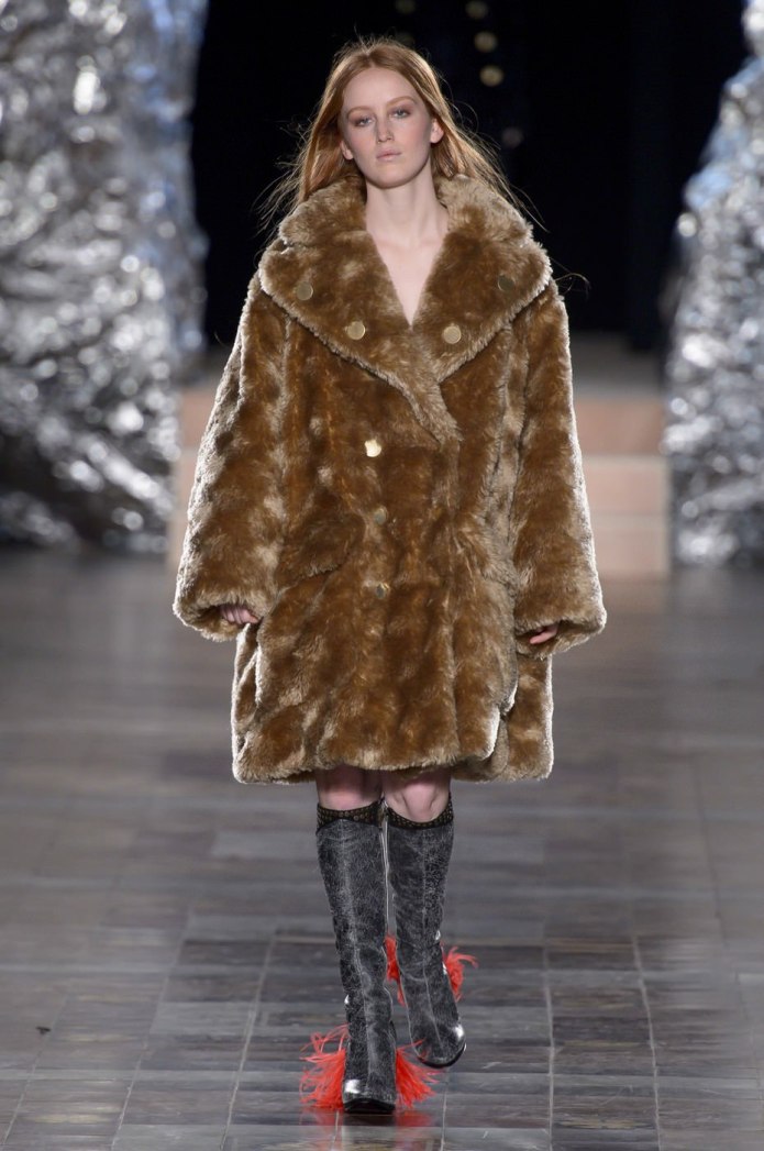 Fendi Haute Couture шубы