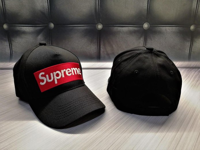 Бейсболка мужская Supreme