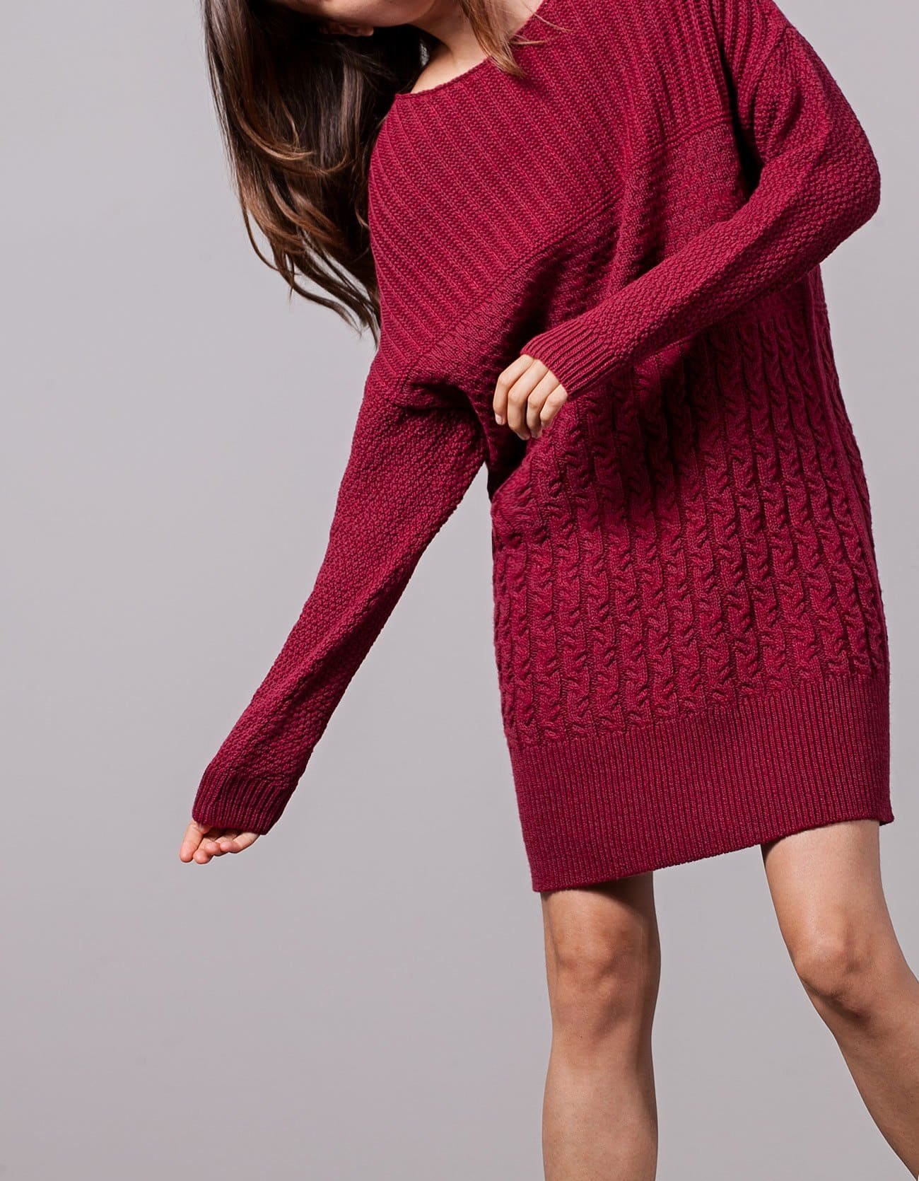 Красное свободное. Платье вязаное. Вязаные платья для женщин. Вязаное платье свитер. Свободное вязаное платье.