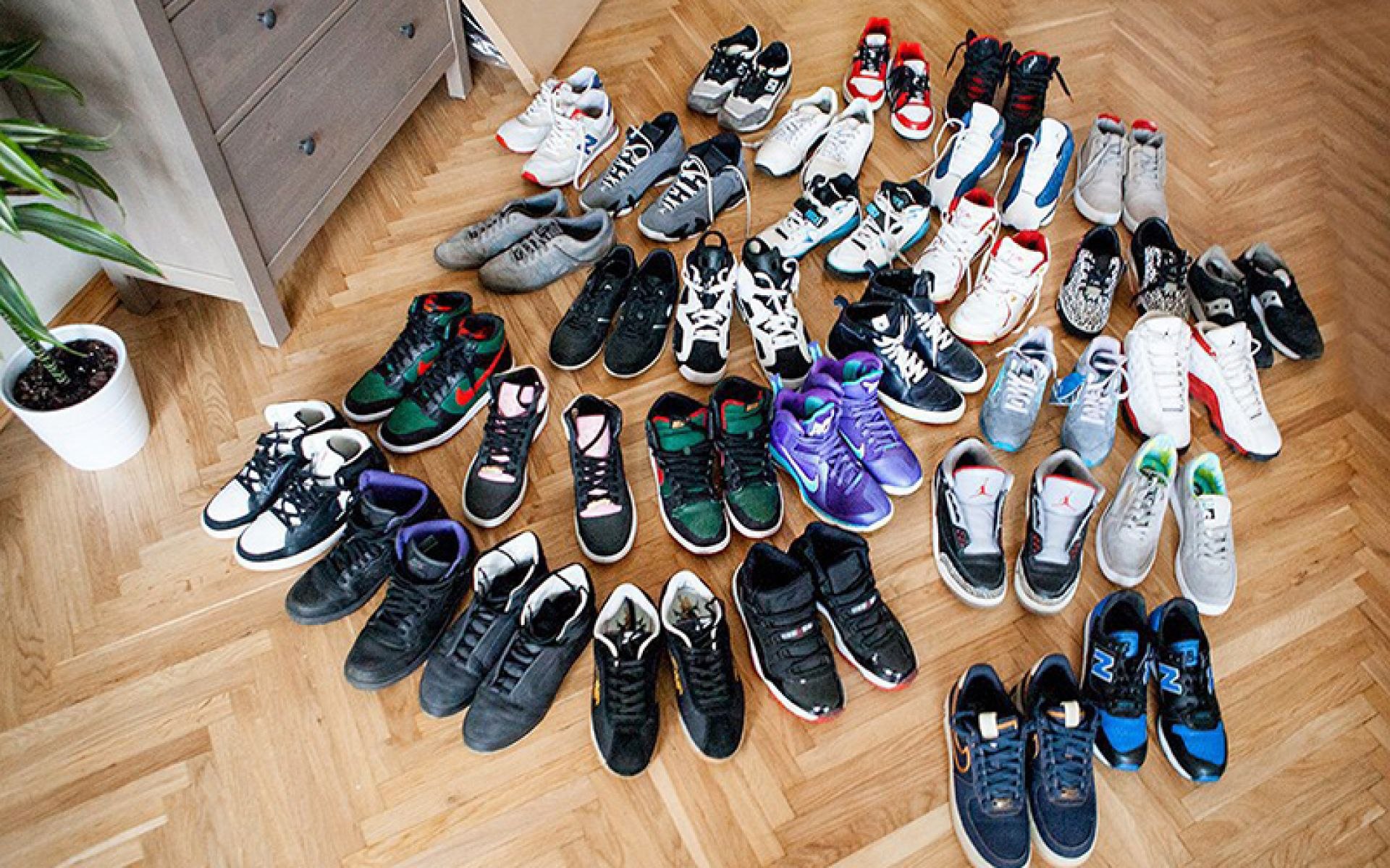 К чему снятся много обуви сне. Коллекция кроссовок. Куча обуви. Много кроссовок. Много ботинок.