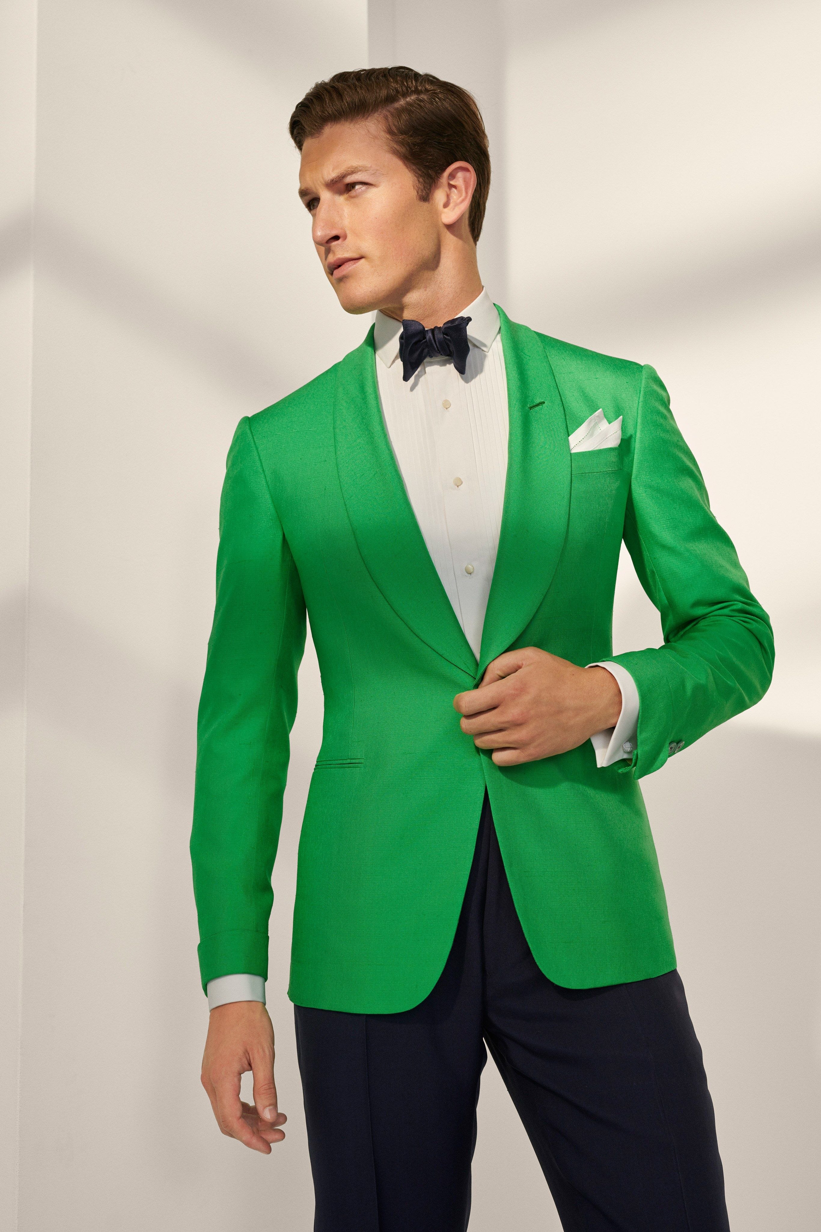 Женихи 2020. Зеленый костюм Ральф Лоран. Модные Свадебные костюмы. Яркий костюм мужской на свадьбу. Костюм жениха 2023.