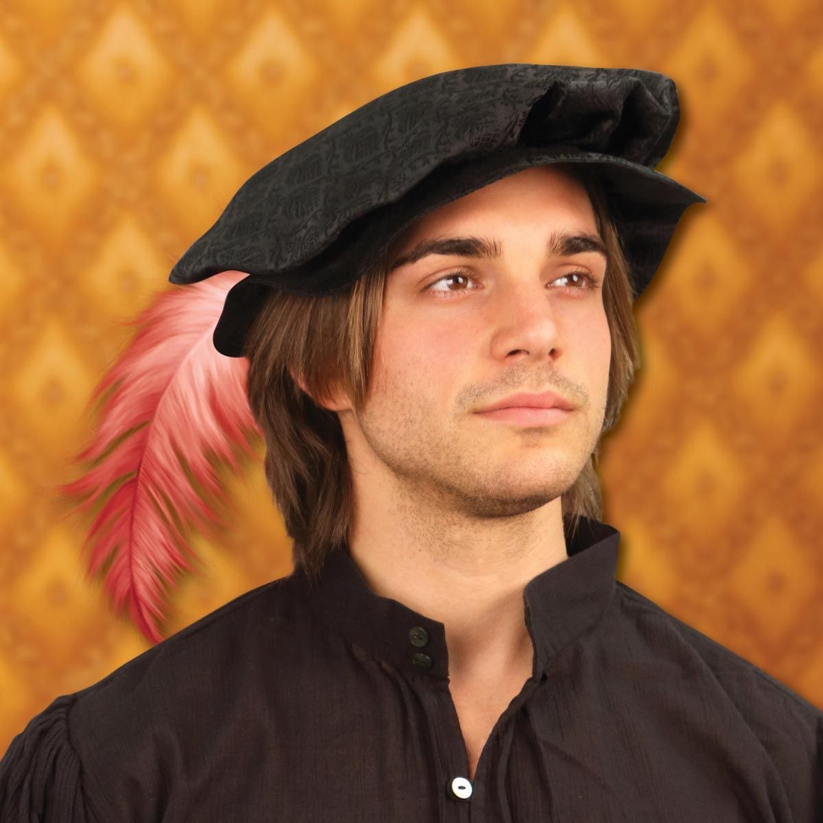 Мужчина в берете. Renaissance Tudor Flat cap. Шляпа 