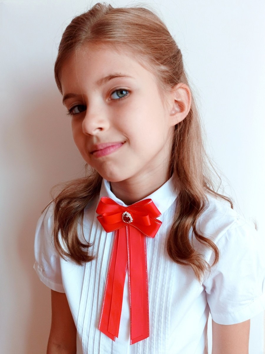 Красный галстук для девочек в школу