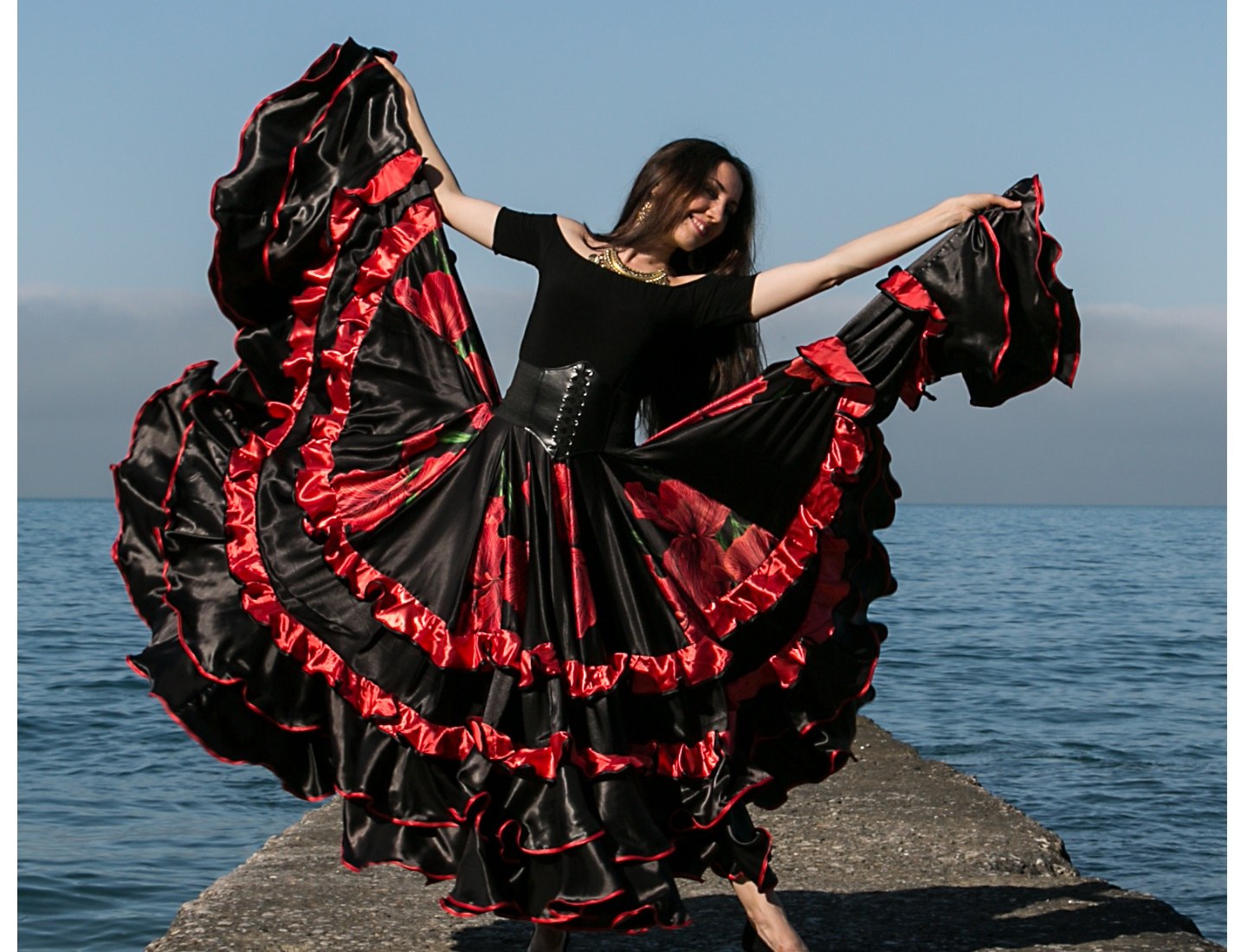 Купить цыганскую юбку. Цыганское платье. Цыганский костюм женский. Цыганский танцевальный костюм.