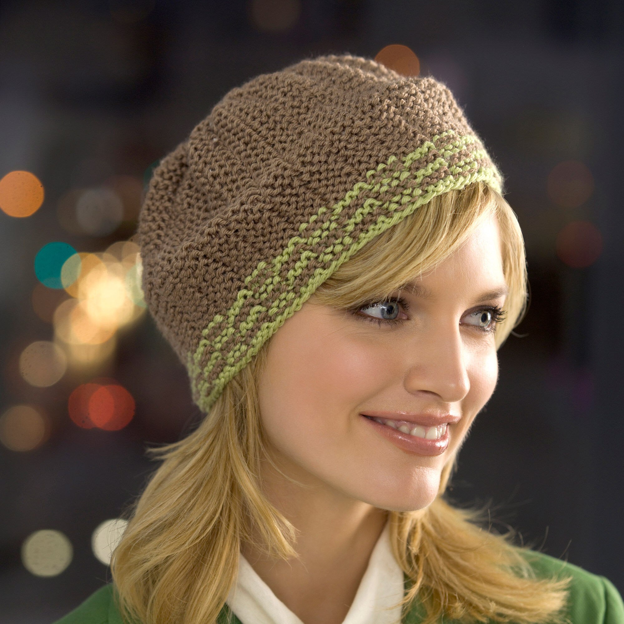 Knit hats. Вязаные шапки для женщин. Вязанные Шарки для женщин. Шапка женская спицами. Фасоны вязаных шапок.
