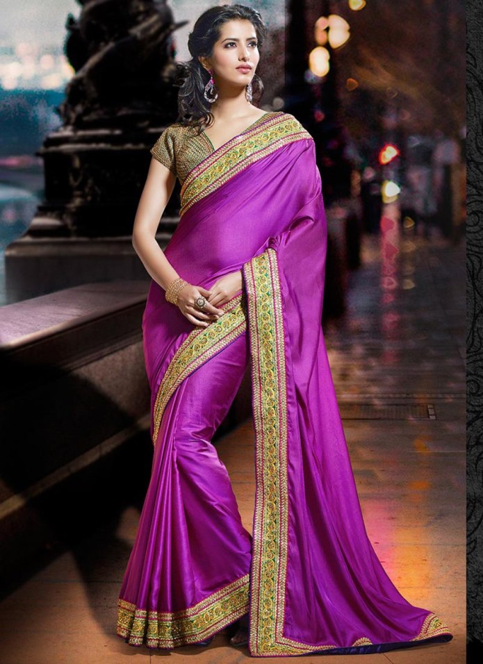Hot girl actress Sumaya navel show in Pink Lehenga Choli