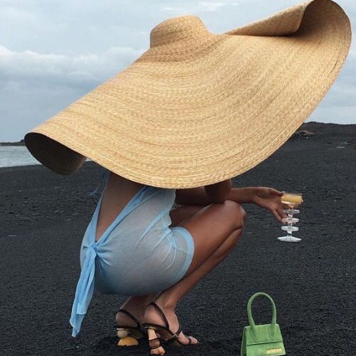 Соломенная шляпа Jacquemus