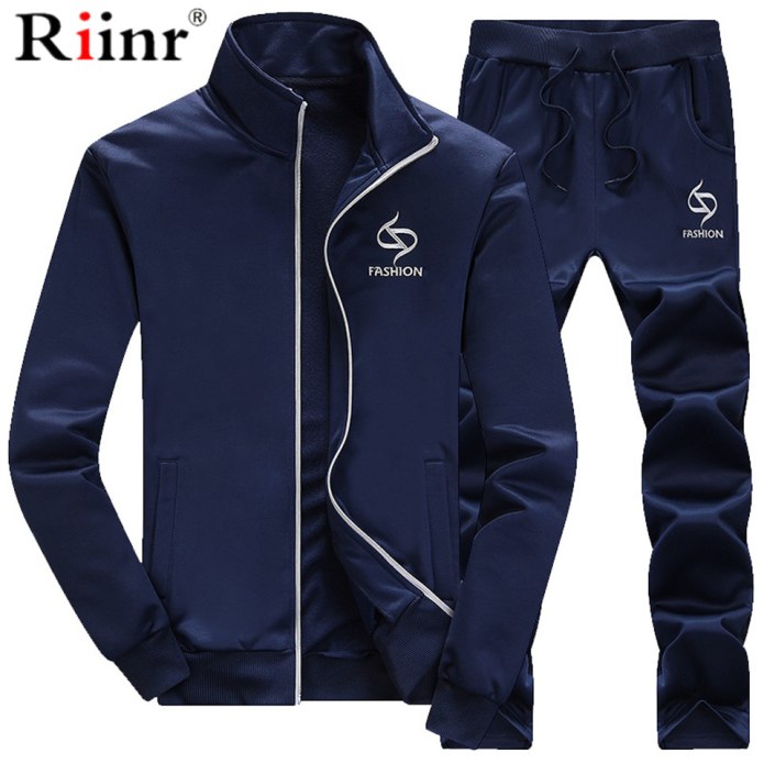 Adidas 3 Stripes костюм серый