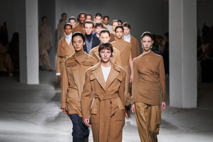 Версаче f/w 2022