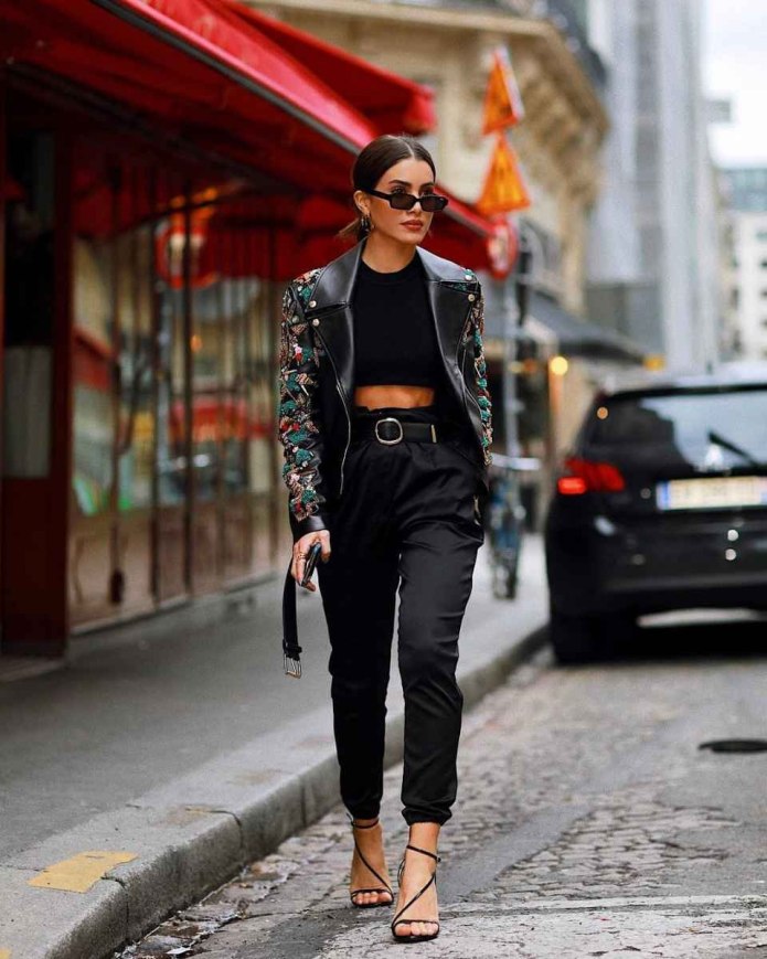 Camila Coelho в шортах